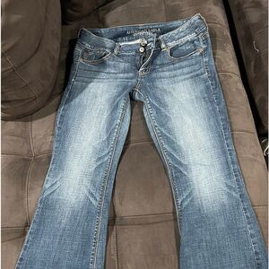 American Eagle size 10 short artist flare super stretch.